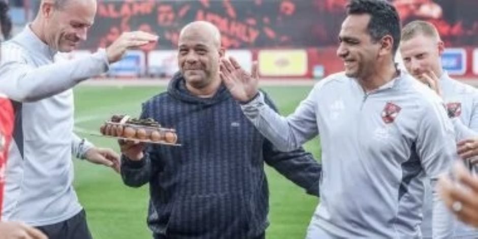 الأهلي يوجه الشكر إلى عادل مصطفى ويقرر رحيله