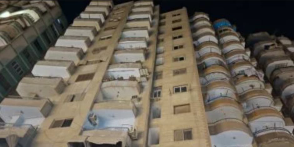 إخلاء عقارين في كفر طهرمس بحي الهرم بعد ظهور ميل 