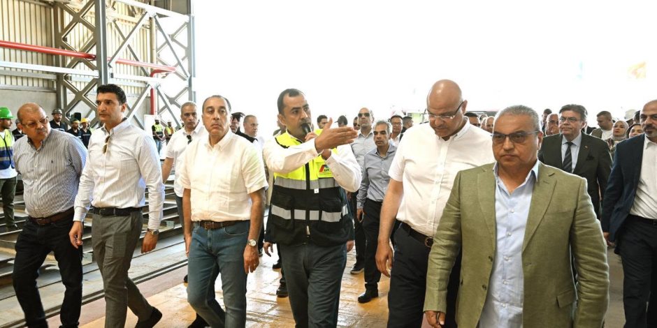 رئيس الوزراء يفتتح المرحلة الأولى لمجمع الغرابلي الصناعي ببرج العرب الجديدة