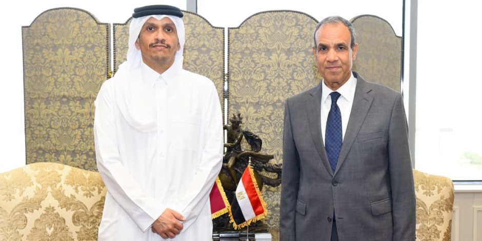 وزير الخارجية يستقبل رئيس مجلس الوزراء وزير خارجية قطر لبحث العلاقات الثنائية والتطورات الإقليمية
