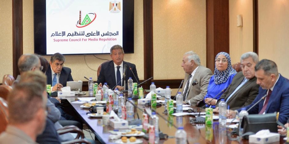 الأعلى للإعلام يبحث مع مقدمي البرامج والصحفيين وصناع المحتوى دعم المنتخب
