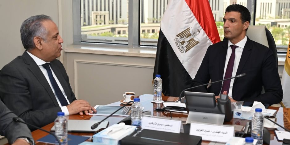 وزير الصناعة يلتقي رئيس جمعية رجال الأعمال المصريين الأفارقة لبحث سبل تعزيز التعاون الصناعي بين مصر وأفريقيا