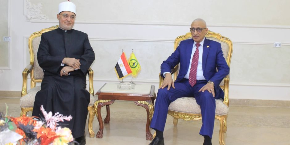 محافظ شمال سيناء يستقبل مفتي الجمهورية بالعريش .. ويؤكد على دور" الافتاء" في نشر الفكر الوسطي المستنير (صور) 
