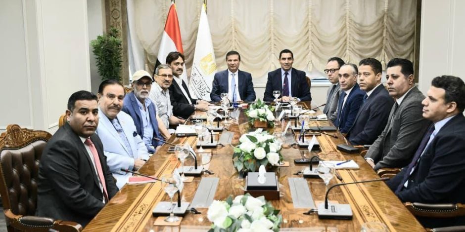  وزيرا الرياضة والزراعة يلتقيان مسؤولي الهيئة العامة لسباق الخيل لبحث خطط تطوير الرياضة