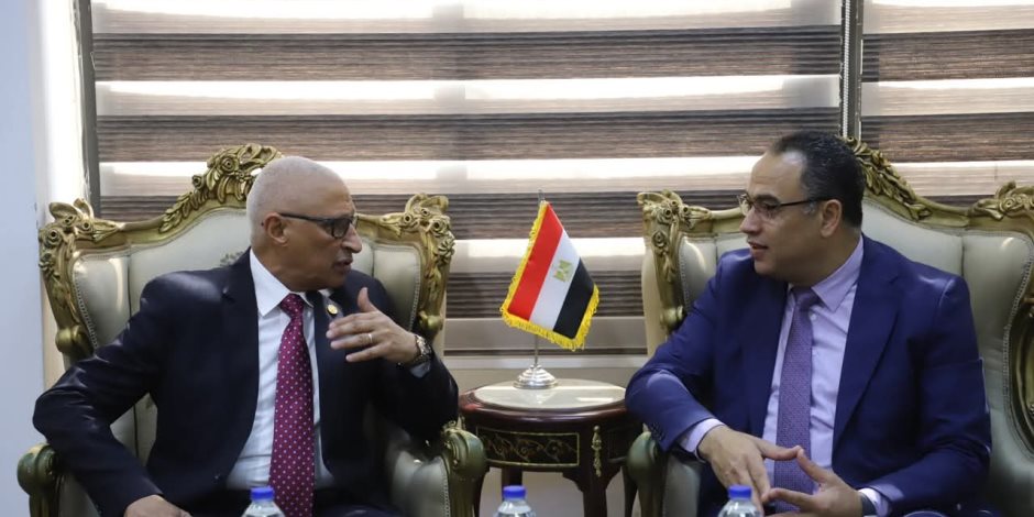 محافظ شمال سيناء ورئيس جامعة العريش يبحثان تعزيز التعاون لدعم خطط التنمية الشاملة