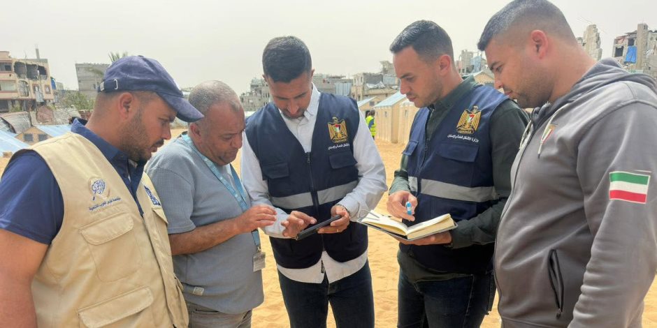 وزارة الإسكان الفلسطينية تواصل إنشاء مراكز الإيواء وإدارة الركام وحصر الأضرار في غزة