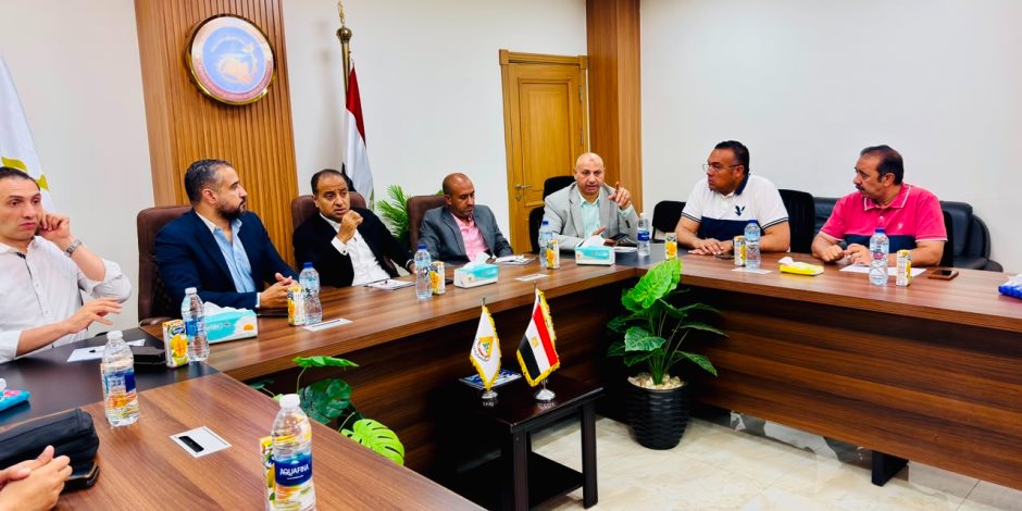 وزيرة الإسكان تتابع مستجدات ملف توفيق الأوضاع بالأراضي المضافة بمدينتي العبور الجديدة والشروق