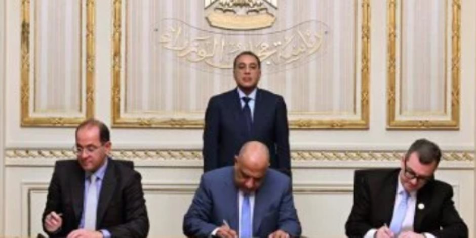 رئيس الوزراء يشهد توقيع اتفاق لتمويل مشروعات تدعيم وتطوير شبكة الكهرباء