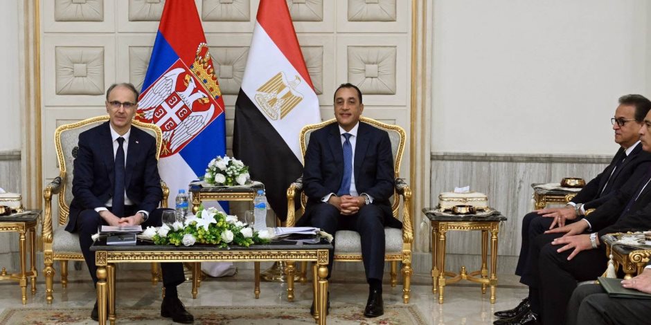 رئيس الوزراء يلتقي نظيره الصربي على هامش افتتاح المؤتمر الطبى الأفريقى