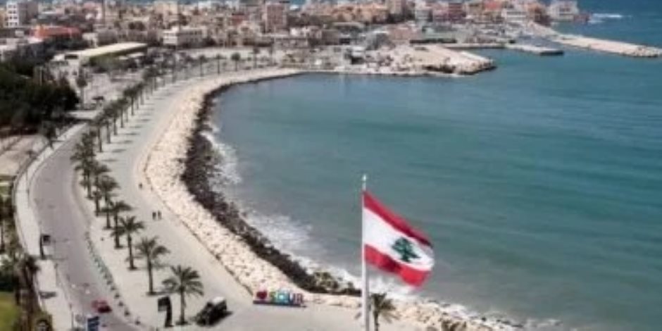 لبنان : عودة خجولة للنازحين إلى صور والبلديات تدعو إلى التريث للتأكد من سريان أي اتفاق لوقف إطلاق النار