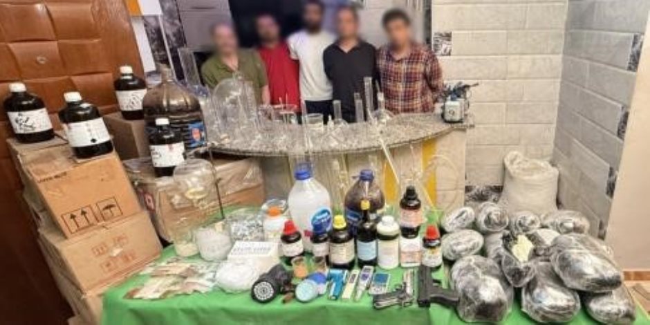 ضبط تشكيل عصابي لتصنيع وإعادة تدوير المواد المخدرة بالإسكندرية ومضبوطات بقيمة 250 مليون جنيه