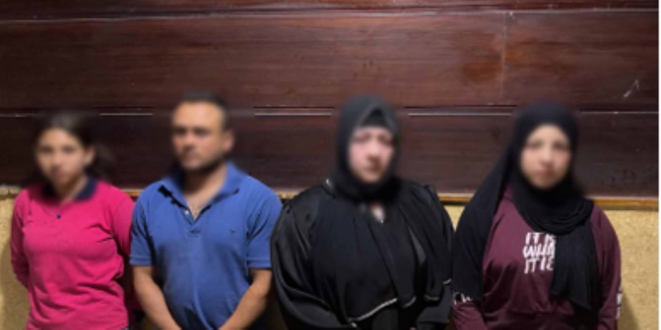 كشف ملابسات قيام أحد الأشخاص بخلع ملابسه العلوية والتعدى على سيدة بالضرب أمام إحدى المدارس بالجيزة