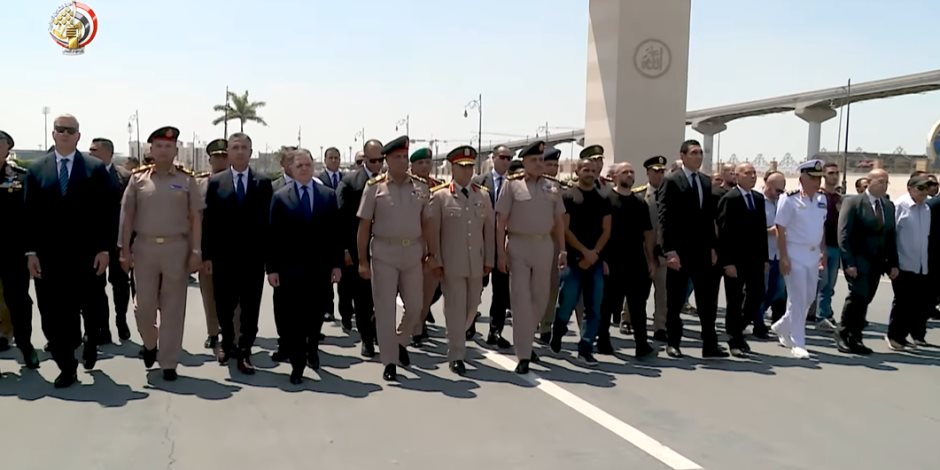 وزير الدفاع والإنتاج الحربى يتقدم الجنازة العسكرية للفريق يوسف عفيفى أحد قادة حرب أكتوبر (فيديو)