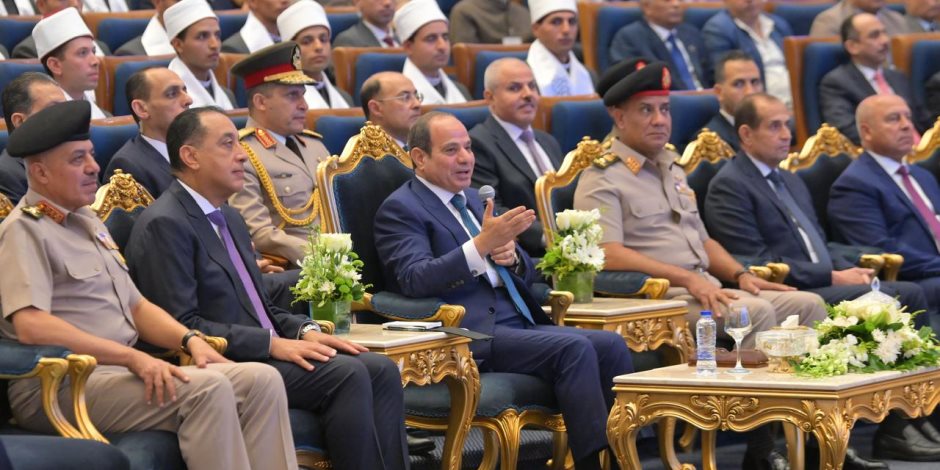 الرئيس السيسي: ندرس توفير بعثات خارجية لأوائل الدفعة الثالثة لأئمة الأوقاف