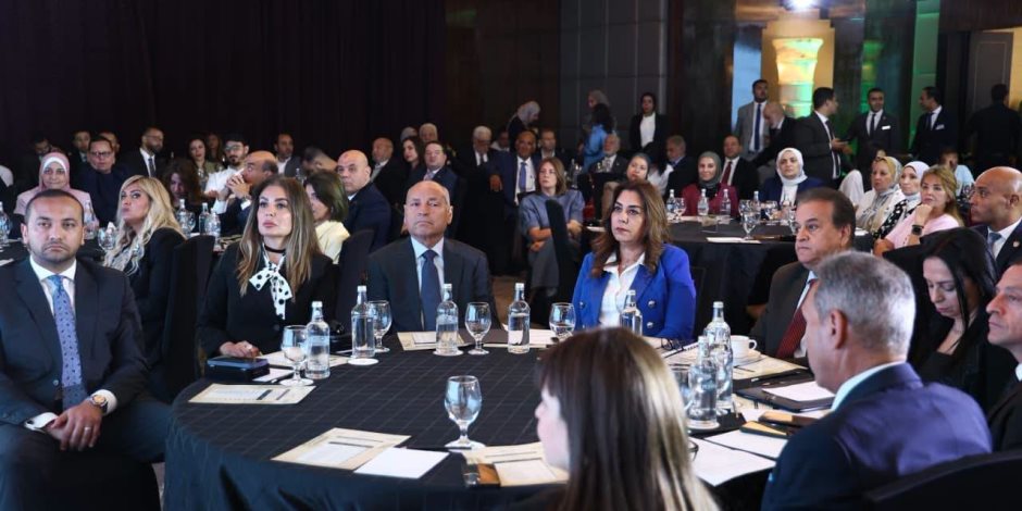 وزيرة التنمية المحلية والبيئة تشهد المؤتمر السنوي لمرور 10 سنوات على تأسيس مستشفى الأورمان