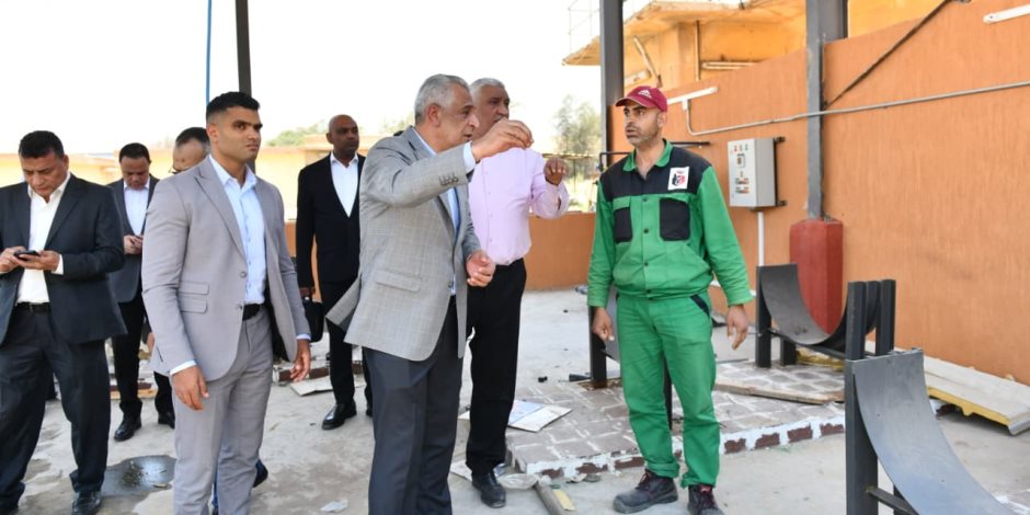 وزير الإنتاج الحربي يتابع تشغيل أحد خطوط الإنتاج بشركة أبو زعبل للكيماويات
