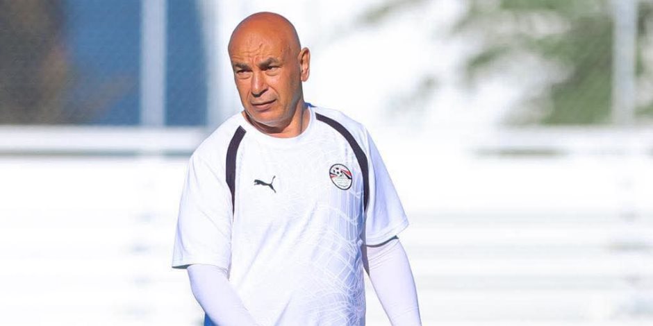 حسام حسن يعقد محاضرة بالفيديو مع لاعبى منتخب مصر لتصحيح أخطاء مباراة نيوزيلندا