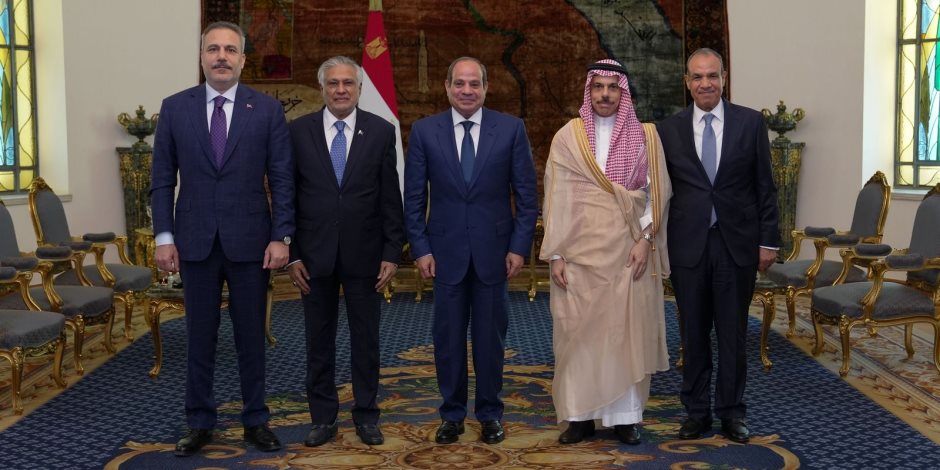 صحف عربية وعالمية تبرز تأكيد الرئيس السيسي ضرورة ضمان أمن الخليج