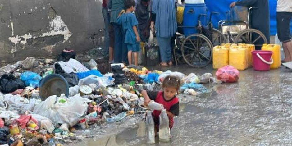 ثالوث التلوث والاكتظاظ والأمراض يهدد مئات الآلاف فى قطاع غزة