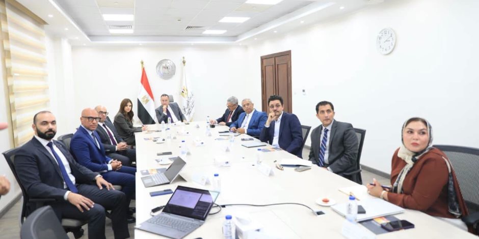 وزير التعليم العالي يبحث مع مايكروسوفت تعزيز التعاون في التحول الرقمي والذكاء الاصطناعي