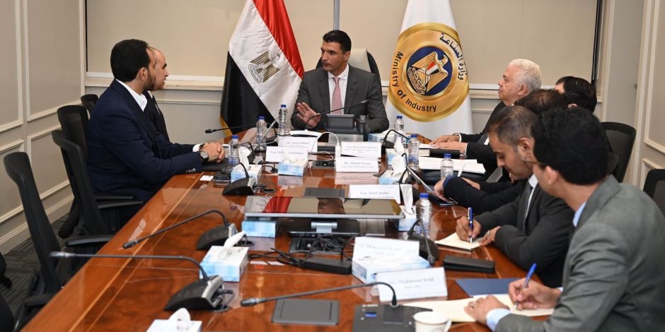 وزير الصناعة: التوسع في الطاقة المتجددة بالقطاع الصناعي أصبح ضرورة اقتصادية