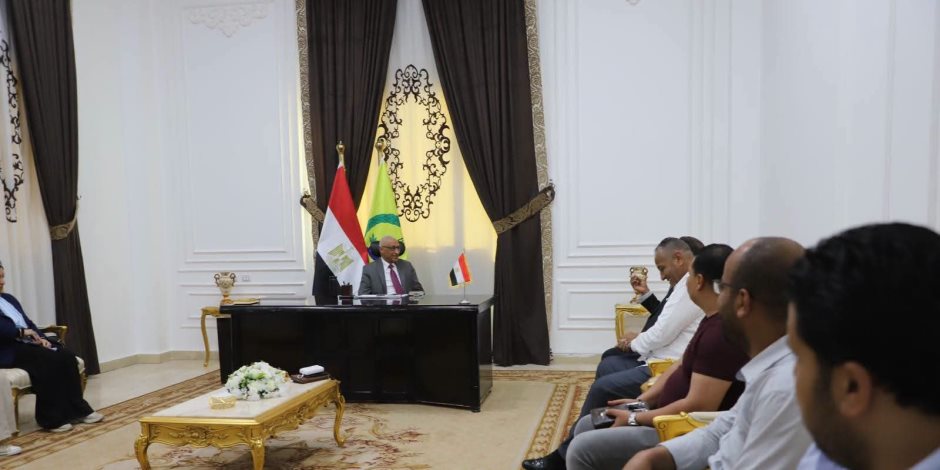 محافظ شمال سيناء يستقبل وفد الإدارة المركزية للبرلمان والتعليم المدني بوزارة الشباب والرياضة (صور) 