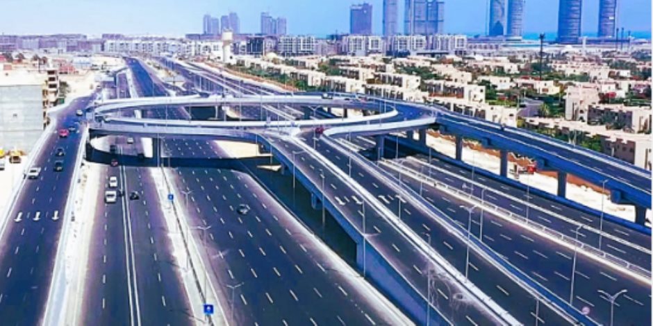 طرق مطورة ومحاور حديثة.. العلمين الجديدة بوابة السفر للساحل الشمالى.. صور