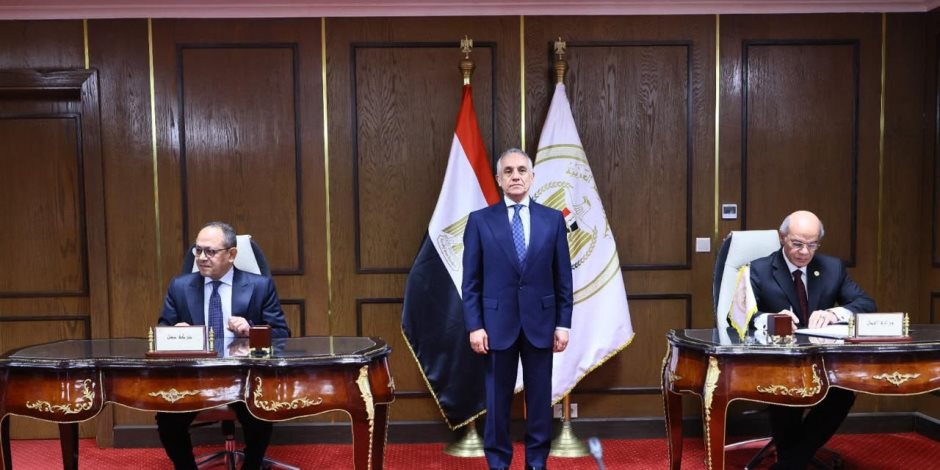 وزارة العدل توقع ثلاثة بروتوكولات للتوسع فى التحصيل الإلكتروني وتُتيح مليون منفذ لتيسير سداد الرسوم والنفقات 