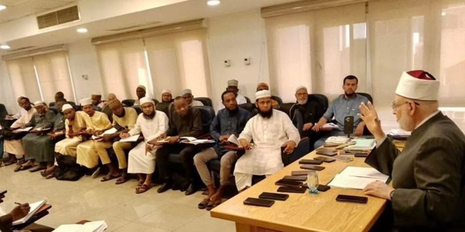 الضويني: الداعية المعاصر بحاجة إلى الإحاطة بالقضايا الفقهية المستجدة