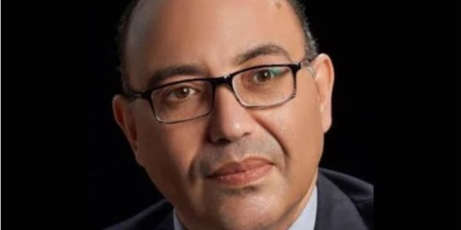 أيمن الشيوي يهنئ سامح مجاهد بعد ندبه مديرًا للمسرح القومي