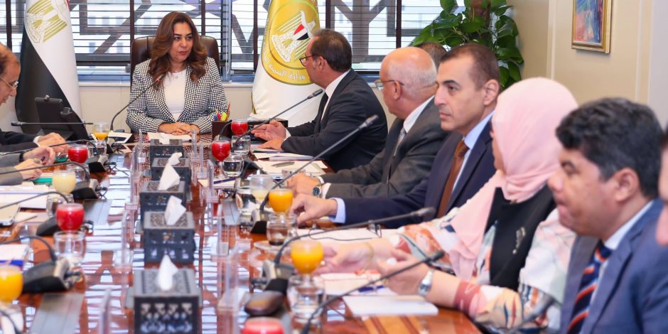 وزيرة التنمية المحلية والبيئة تترأس الاجتماع الرابع والعشرين لمجلس إدارة صندوق حماية البيئة