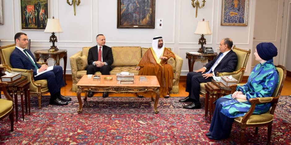 وزير الخارجية يستقبل رئيس البرلمان العربي لبحث سبل تعزيز العمل العربي المشترك