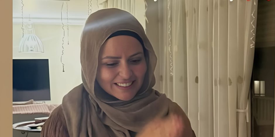 مها الصغير تحتفل بعيد ميلادها وتفاجئ الجمهور بأرتدائها.. صور  