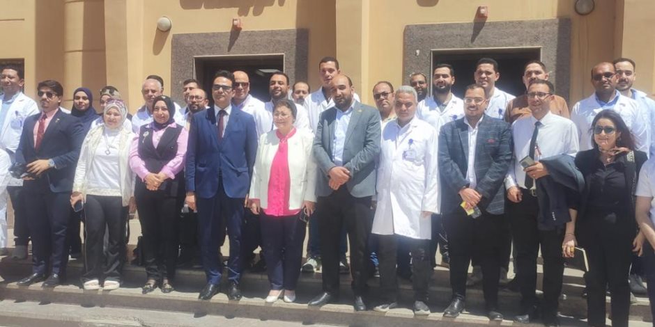 نائب وزير الصحة تواصل جولتها الميدانية بسوهاج لتطوير خدمات الرعاية الأولية وتنمية الأسرة وصحة الأم والطفل