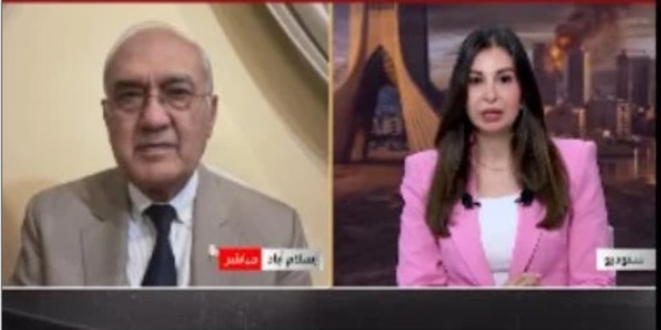 وزير دفاع باكستان السابق: إسلام آباد لاعب محوري في تهدئة التوترات بمضيق هرمز