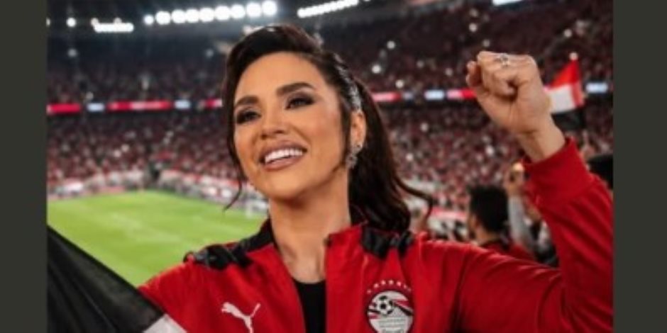 نجوم الفن يهنئون المنتخب الوطني بعد التأهل إلى دور الـ32