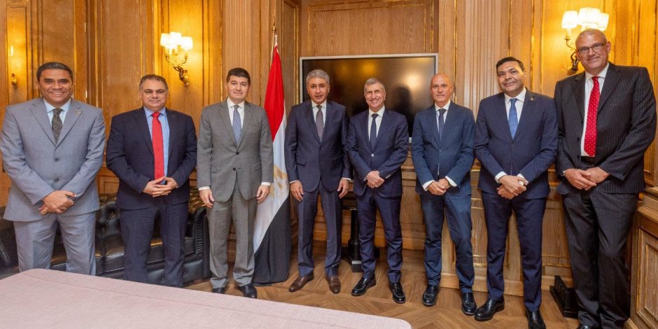 وزير السياحة يلتقي مسئولي كبار منظمي الرحلات الإيطالية لزيادة السائحين إلى مصر