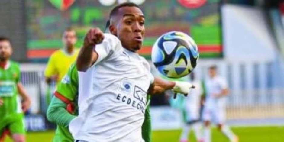 الأهلي يتابع مدافع منتخب الجزائر فى المونديال ويترقب رأي عموتة