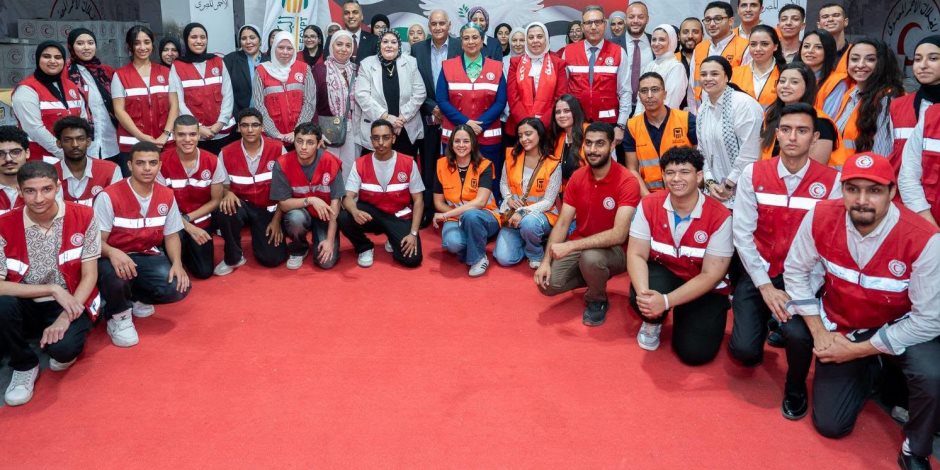 الهلال الأحمر المصري يطلق قافلة “من المرأة المصرية إلى شقيقتها الفلسطينية"