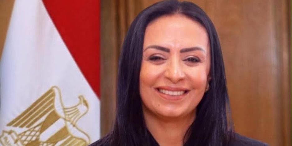 وزيرة التضامن تتابع الاستعدادات النهائية لافتتاح معرض ديارنا للحرف اليدوية بمارينا