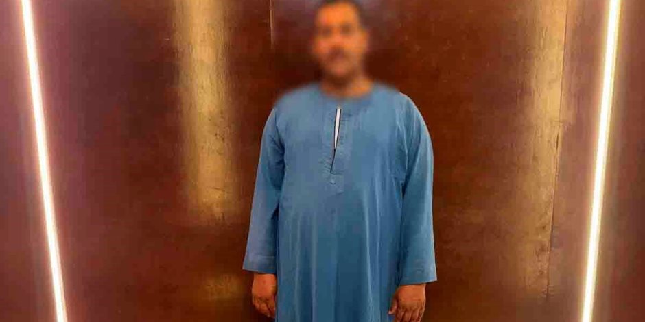 ضبط متهم بسرقة محل ملابس بأسلوب المغافلة في سوهاج
