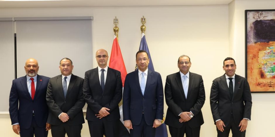 وزير الاتصالات يشهد إطلاق خدمتي "اطمن" و"اطمن على الآخر" لتوفير بيئة إنترنت آمنة للأطفال على الهاتف المحمول 