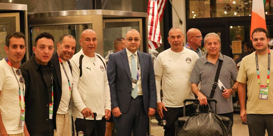 قنصل مصر في هيوستن يستقبل بعثة المنتخب الوطني استعدادًا لمواجهة أستراليا