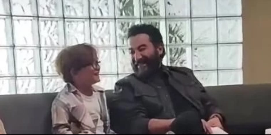 في فيلمه الجديد " حدوتة" .. أحمد حلمى يعيش مفارقات كوميدية 