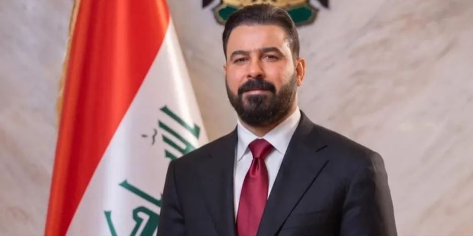 رئيس وزراء العراق يؤكد مواصلة مكافحة الفساد وحصر السلاح بيد الدولة