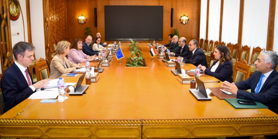 وزير الخارجية يجرى مشاورات سياسية مع المفوضة الأوروبية للمتوسط