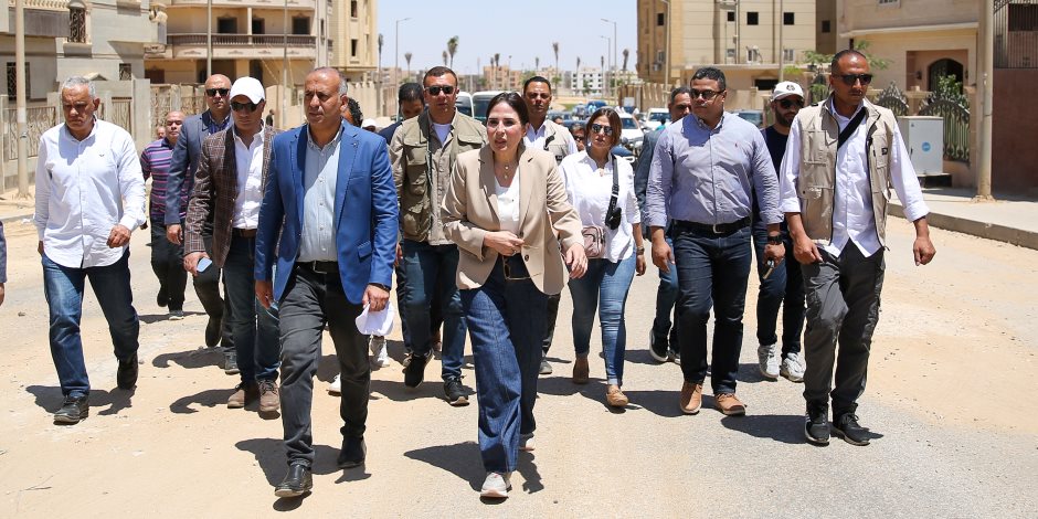 وزيرة الإسكان تتوجه إلى الحي المتميز بمدينة بدر لمتابعة الأعمال الجارية