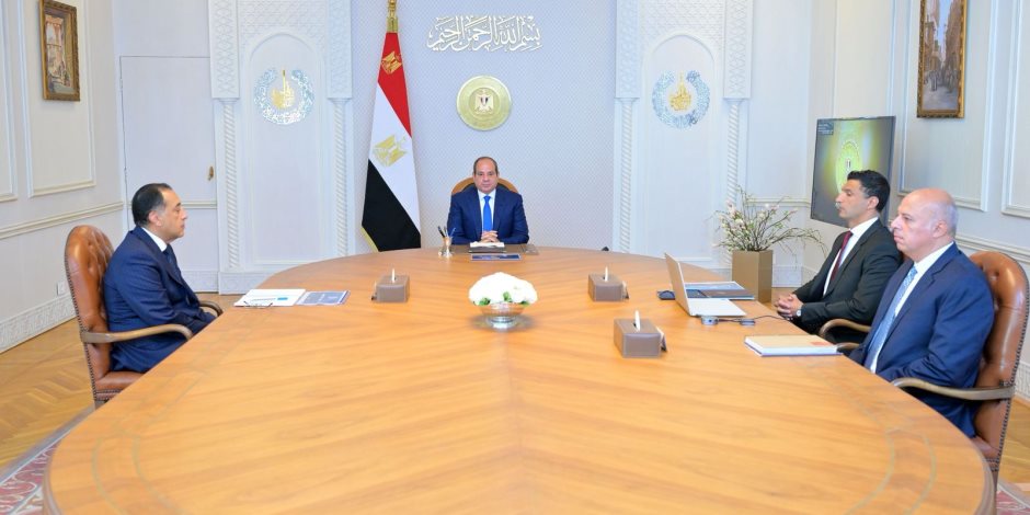 الرئيس السيسى يؤكد أهمية انخراط القطاع الخاص بشكل واسع فى عملية التصنيع بمصر