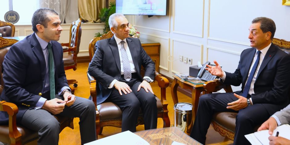 وزير العدل يستقبل سفير جمهورية فرنسا بالقاهرة لبحث أفق التعاون القضائي المشترك