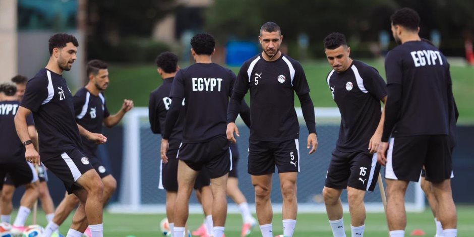 فيديو طريف.. نجوم منتخب مصر يستعرضون موهبتهم في تقليد الفنانين داخل المعسكر